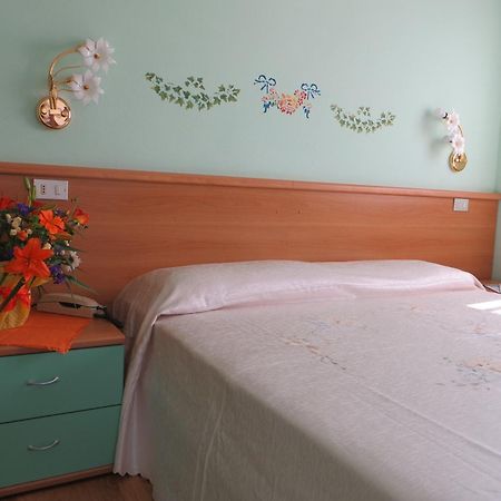 Locanda Ridevert Hotel Tione di Trento Phòng bức ảnh