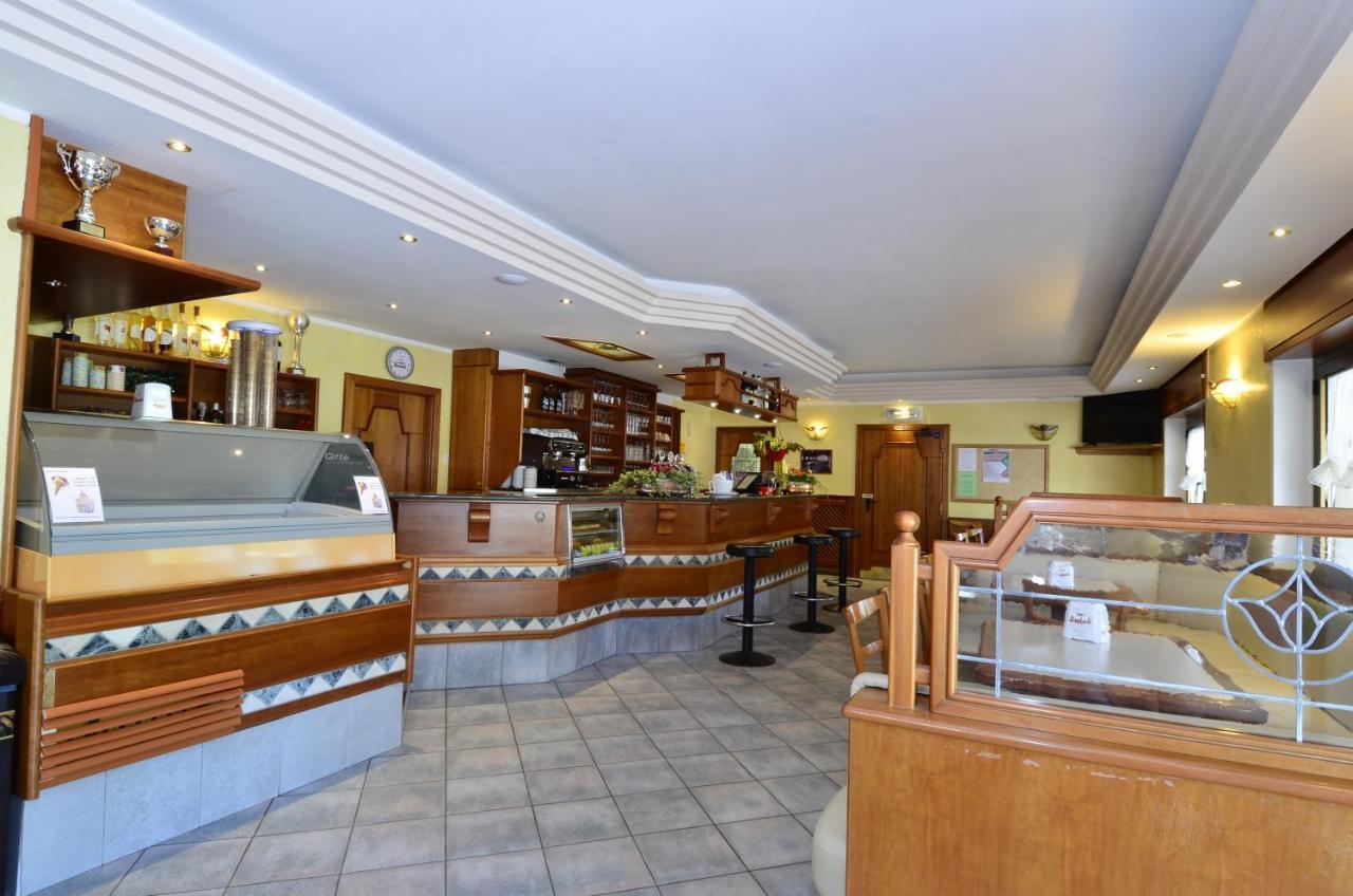 Locanda Ridevert Hotel Tione di Trento Ngoại thất bức ảnh