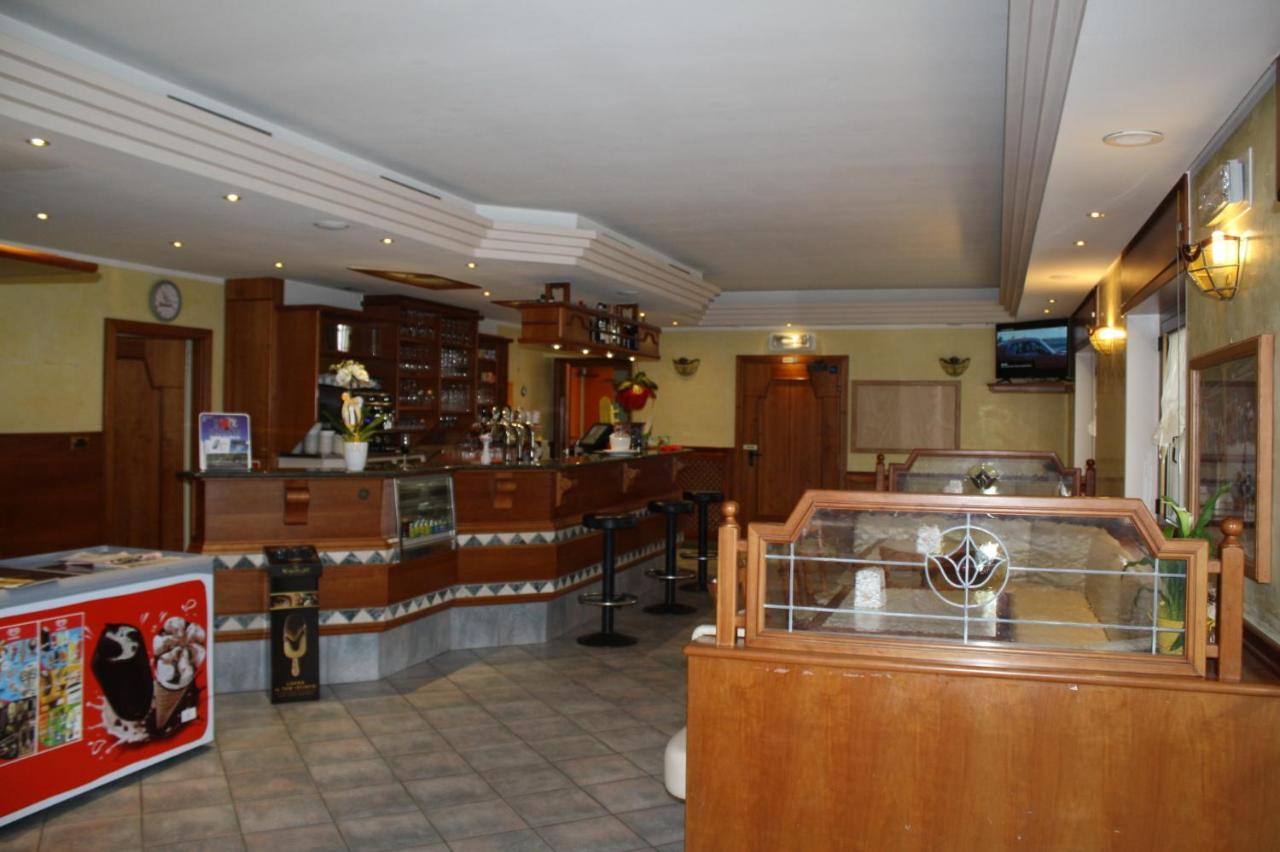Locanda Ridevert Hotel Tione di Trento Ngoại thất bức ảnh