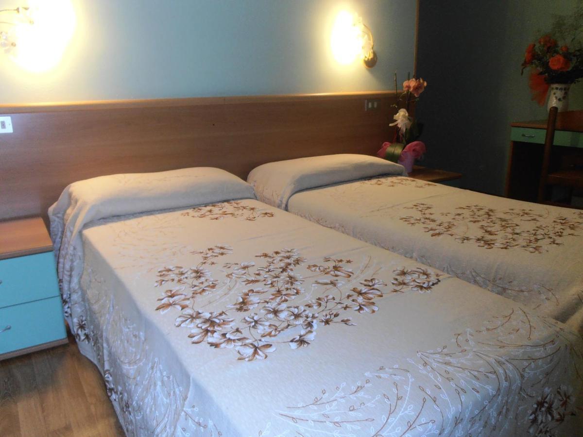 Locanda Ridevert Hotel Tione di Trento Ngoại thất bức ảnh