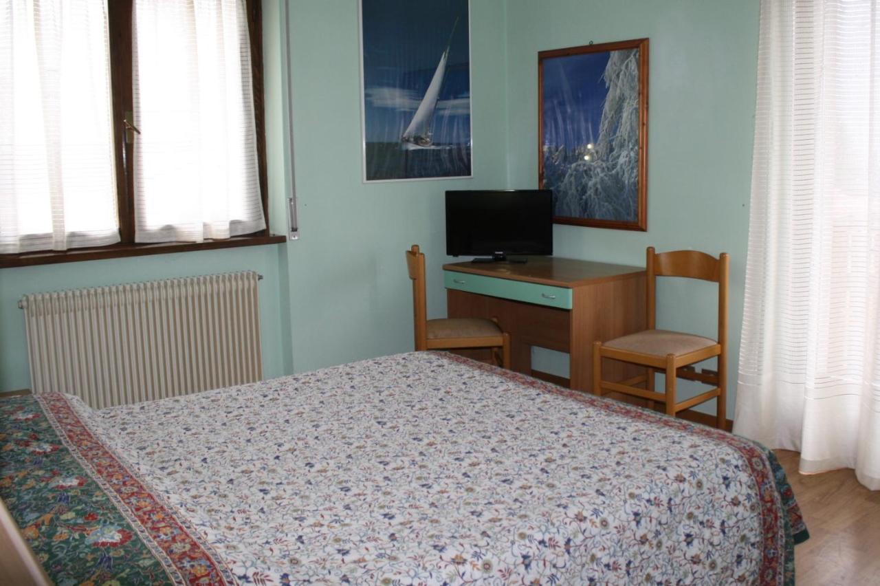Locanda Ridevert Hotel Tione di Trento Ngoại thất bức ảnh