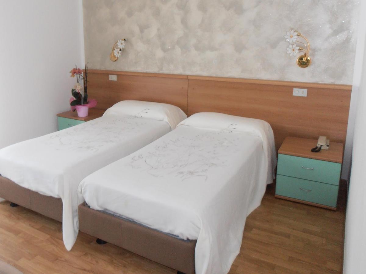 Locanda Ridevert Hotel Tione di Trento Ngoại thất bức ảnh