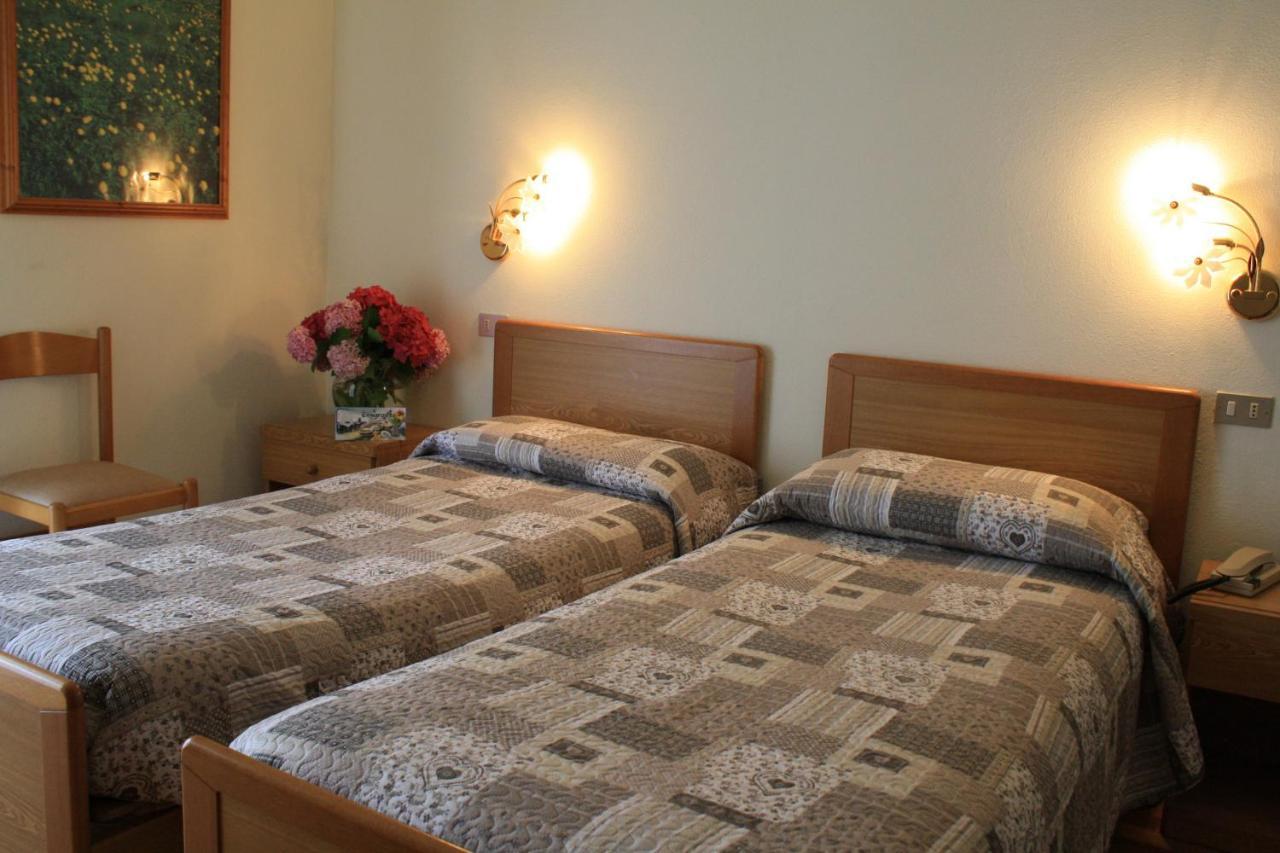 Locanda Ridevert Hotel Tione di Trento Ngoại thất bức ảnh